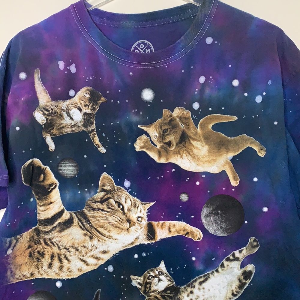 DOM cosmic cat tee tshirt size Lg (F) - Picture 3 of 6
